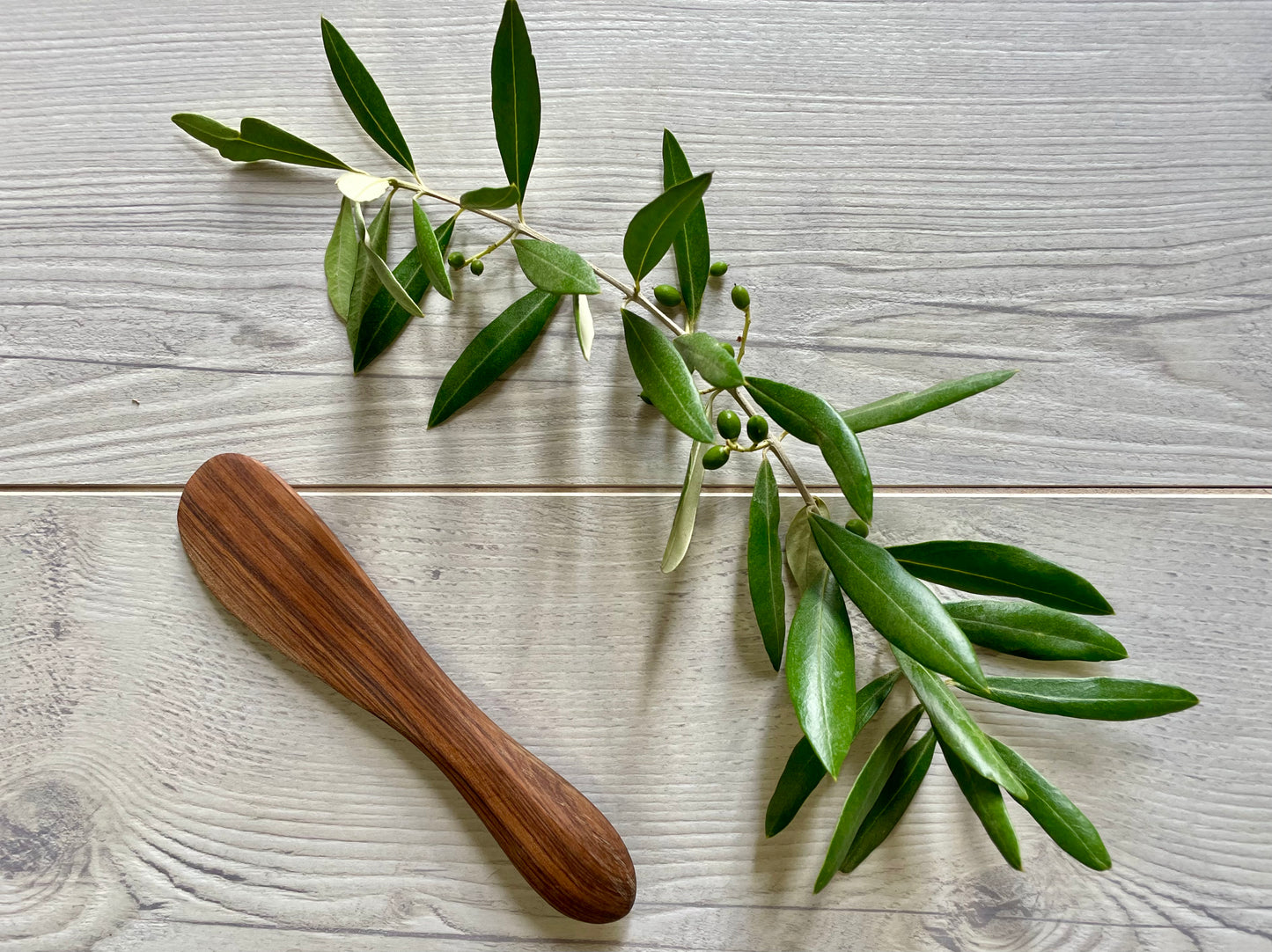 Butter knife